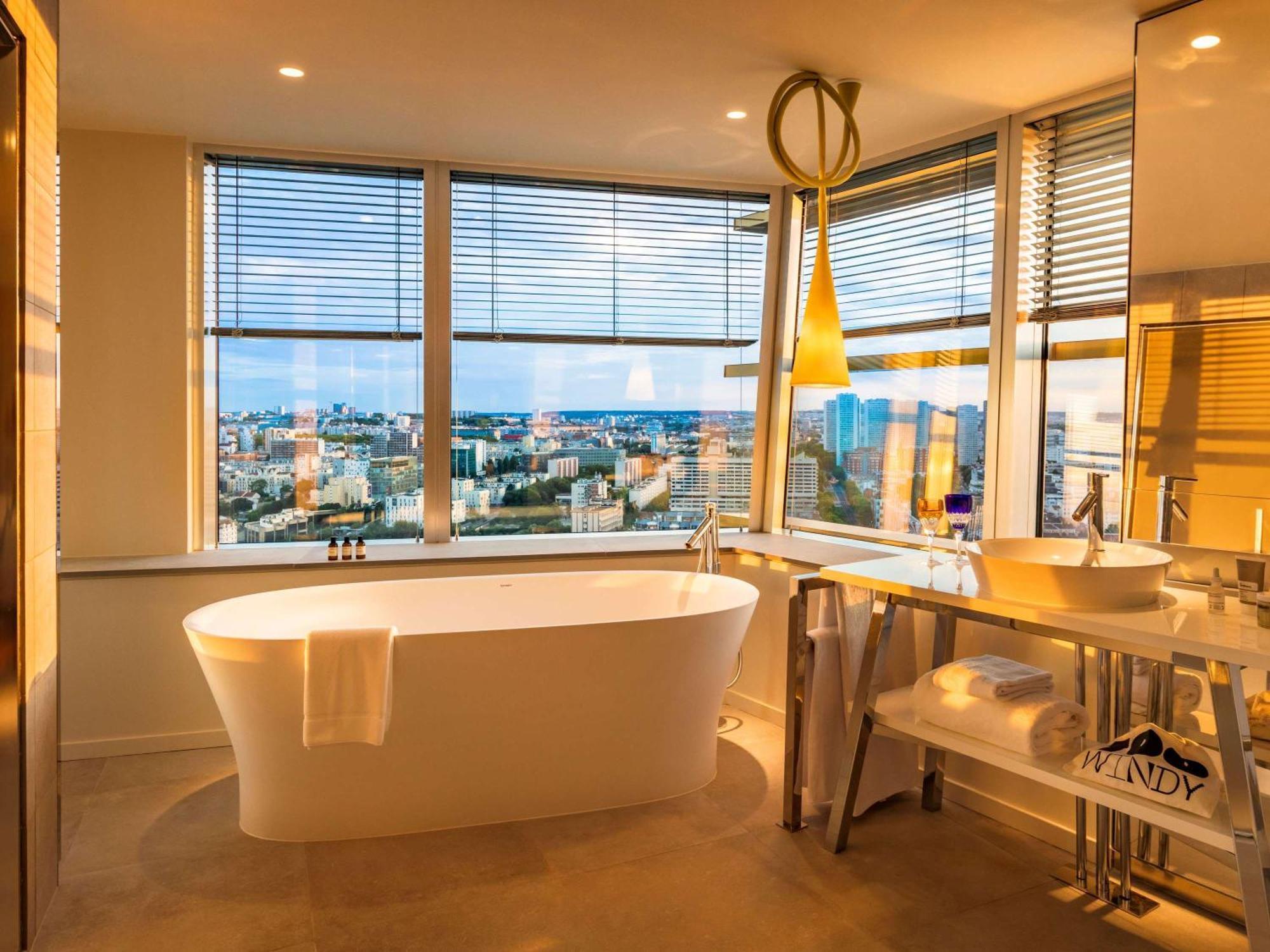 Too Hotel & Spa Paris - Mgallery Collection Париж Екстериор снимка