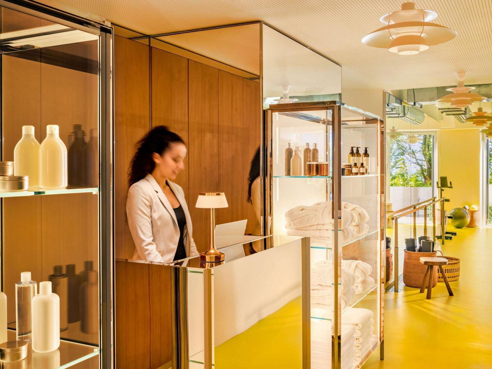 Too Hotel & Spa Paris - Mgallery Collection Париж Екстериор снимка
