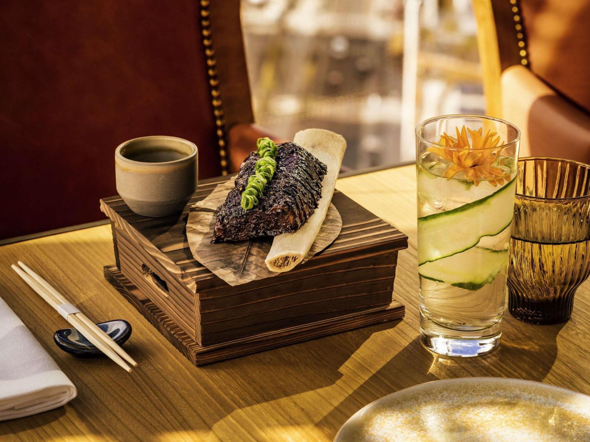 Too Hotel & Spa Paris - Mgallery Collection Париж Екстериор снимка