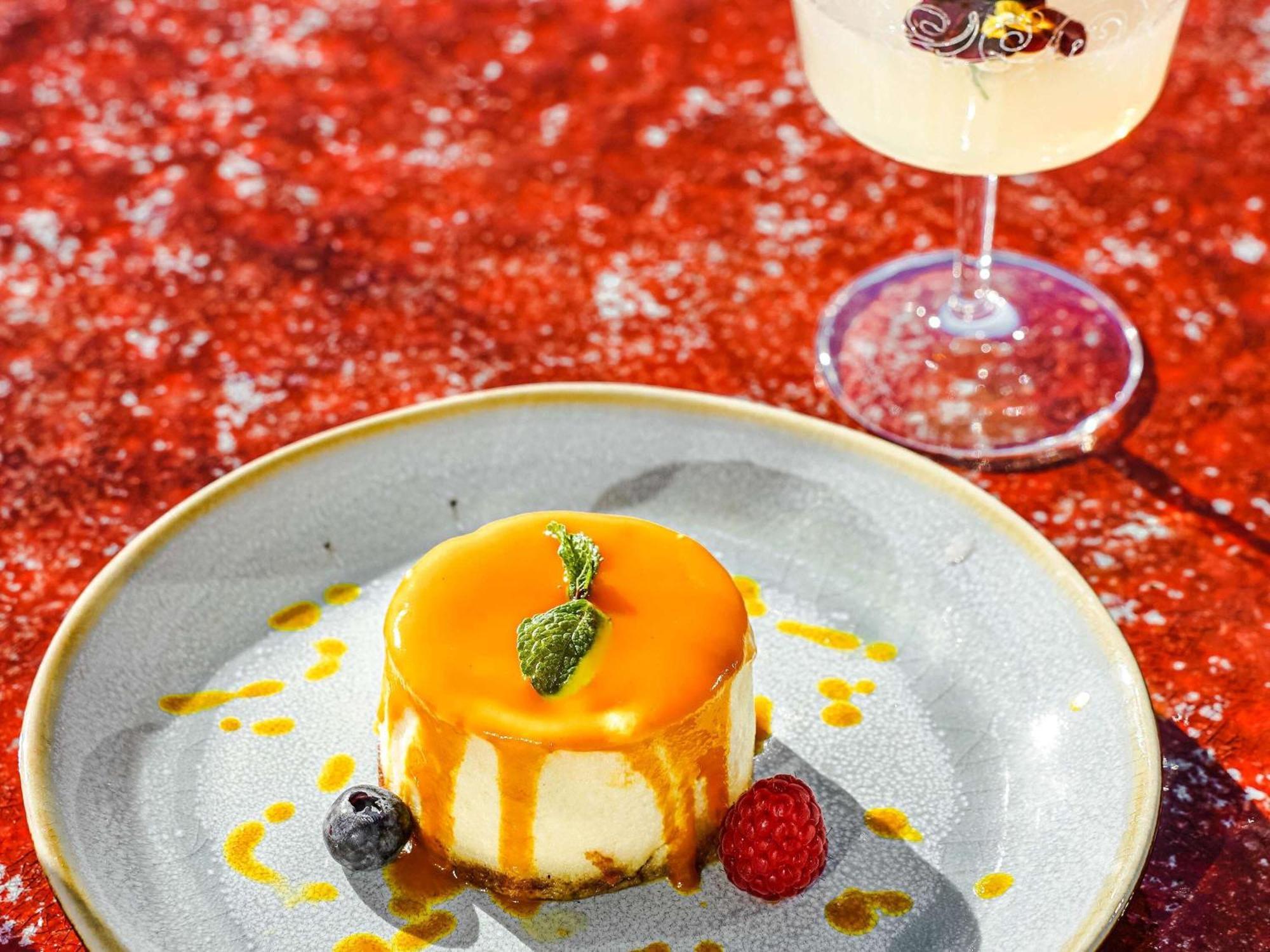 Too Hotel & Spa Paris - Mgallery Collection Париж Екстериор снимка